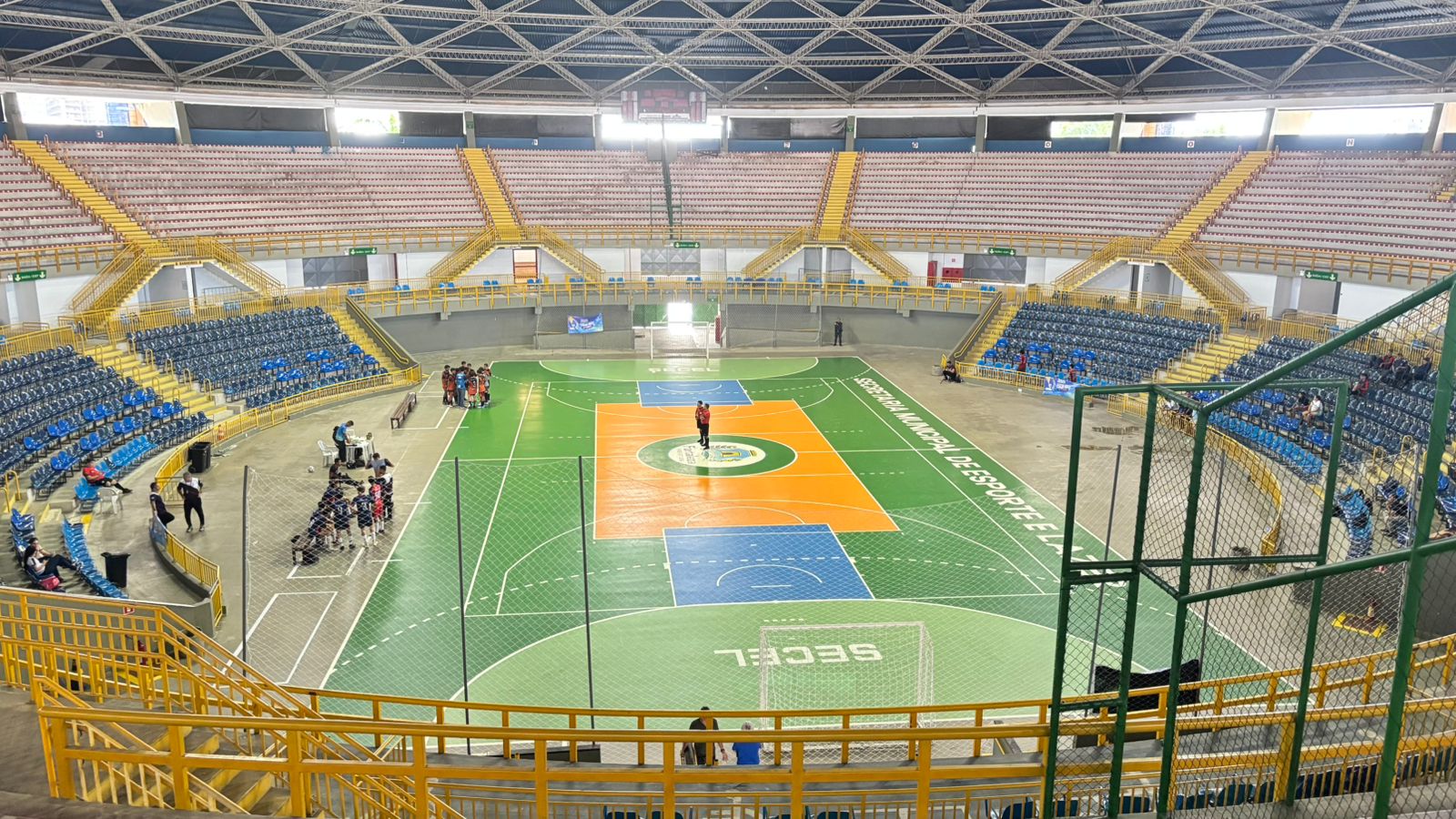 imagem geral da quadra do ginásio paulo sarasate